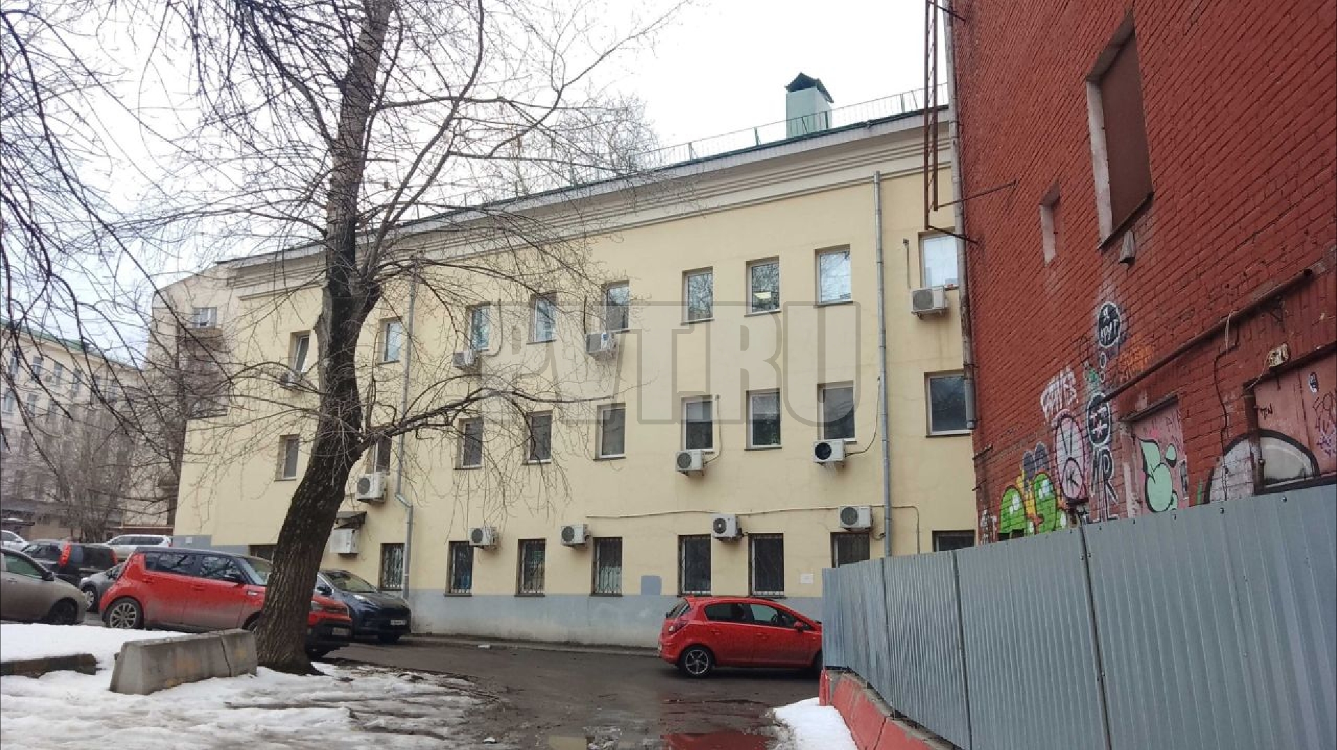 Суворовская, 2а 